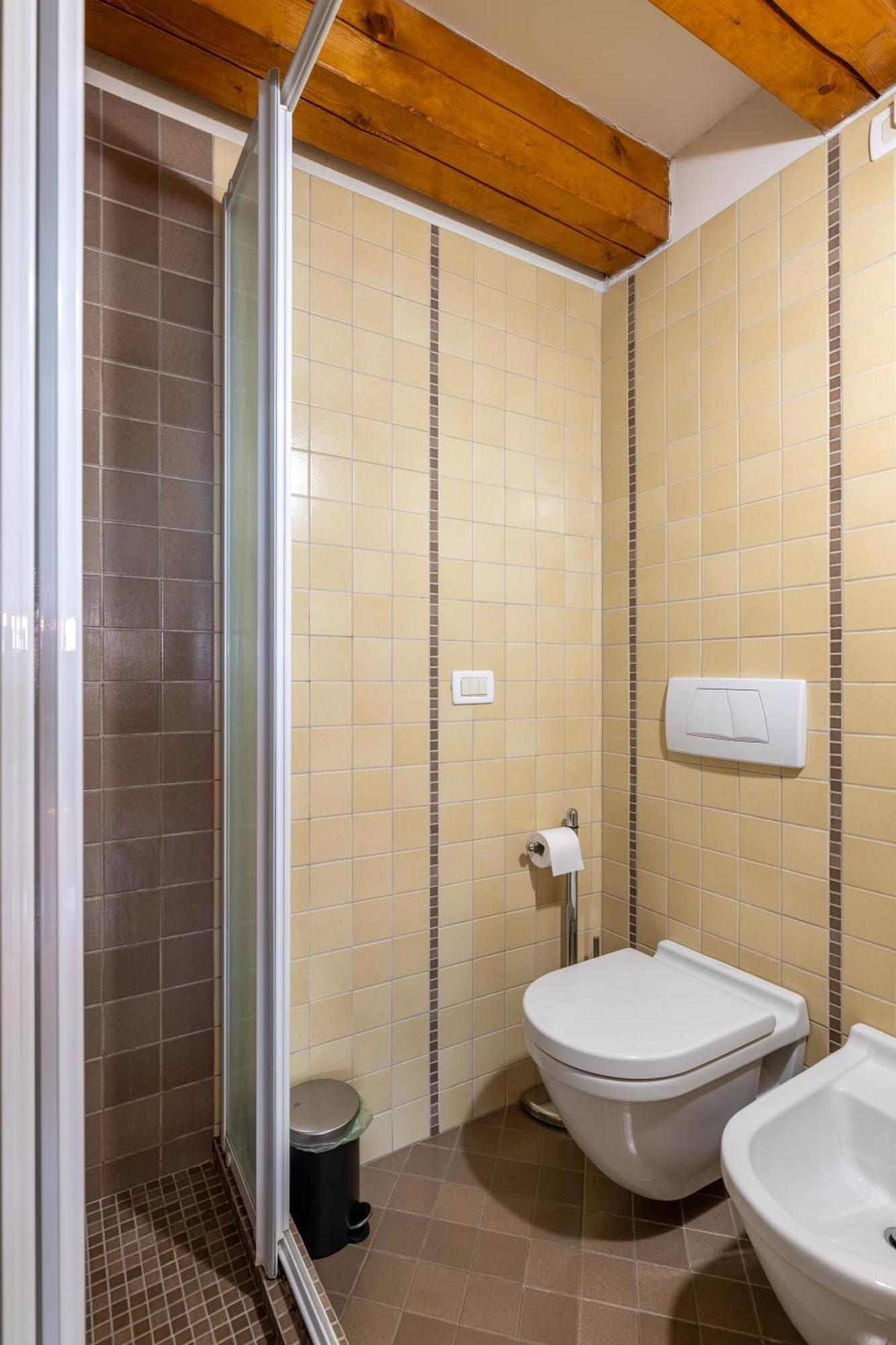 Deluxe Attic, Il Miglior Comfort A *
